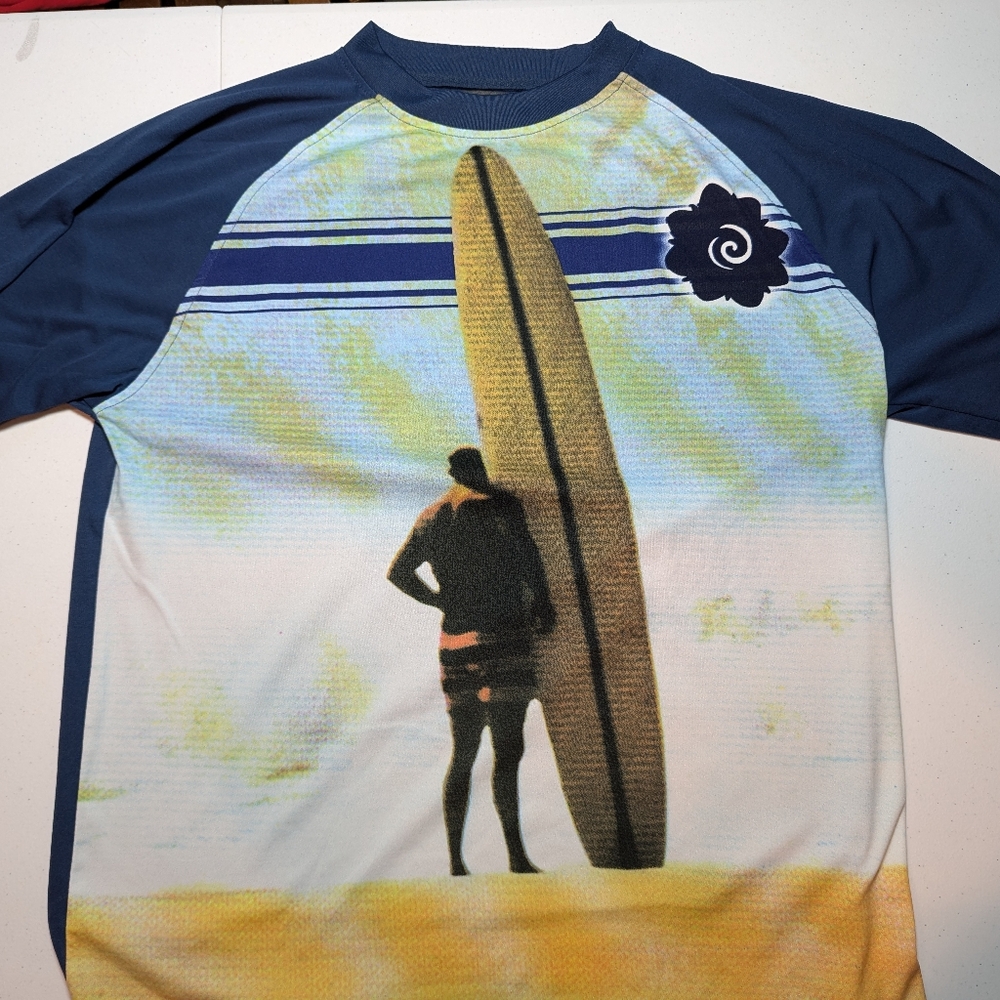 Early 2000s 33-Degrees Surf Rash Guard - Size Medium